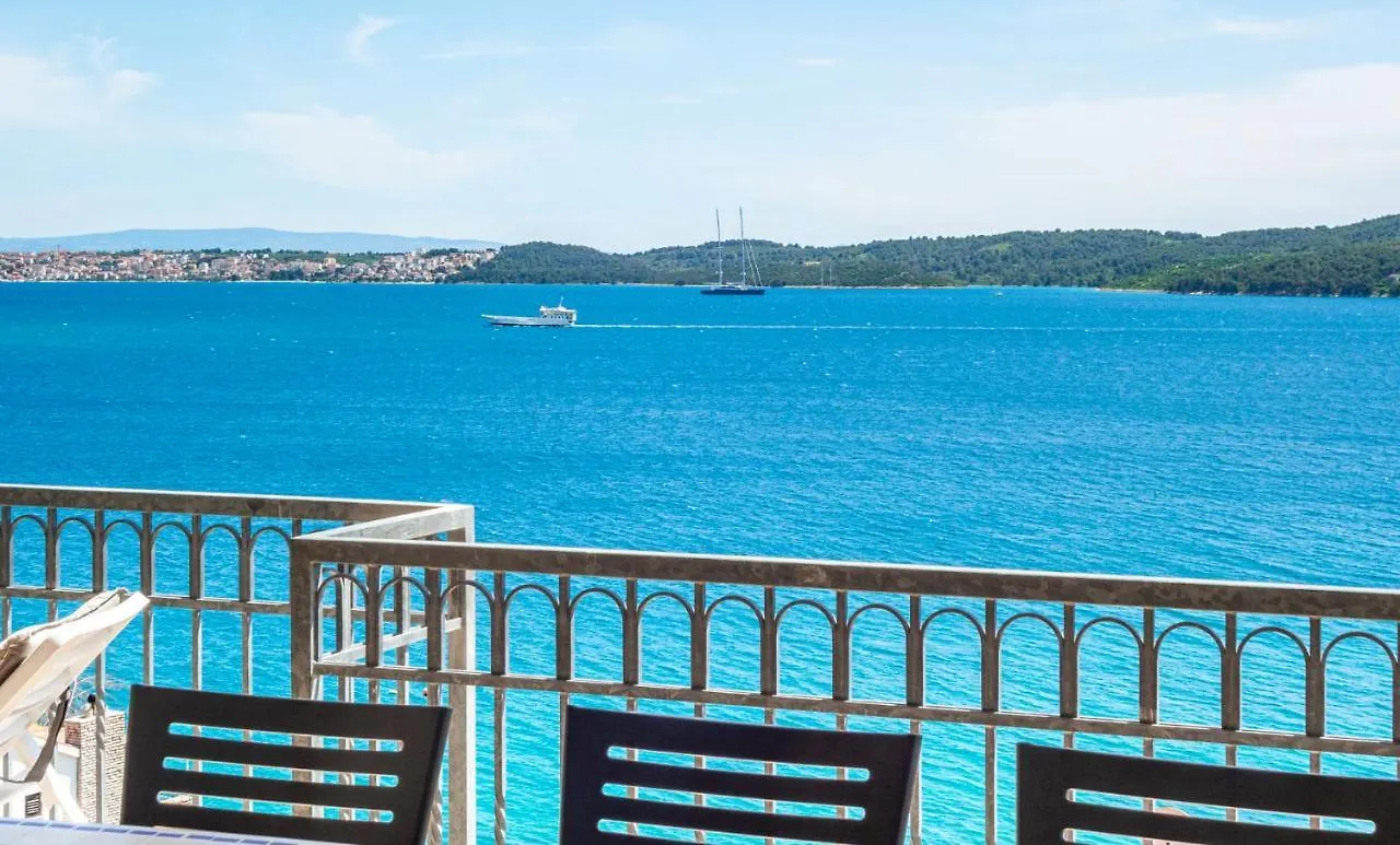 Apartments More Trogir 0*,