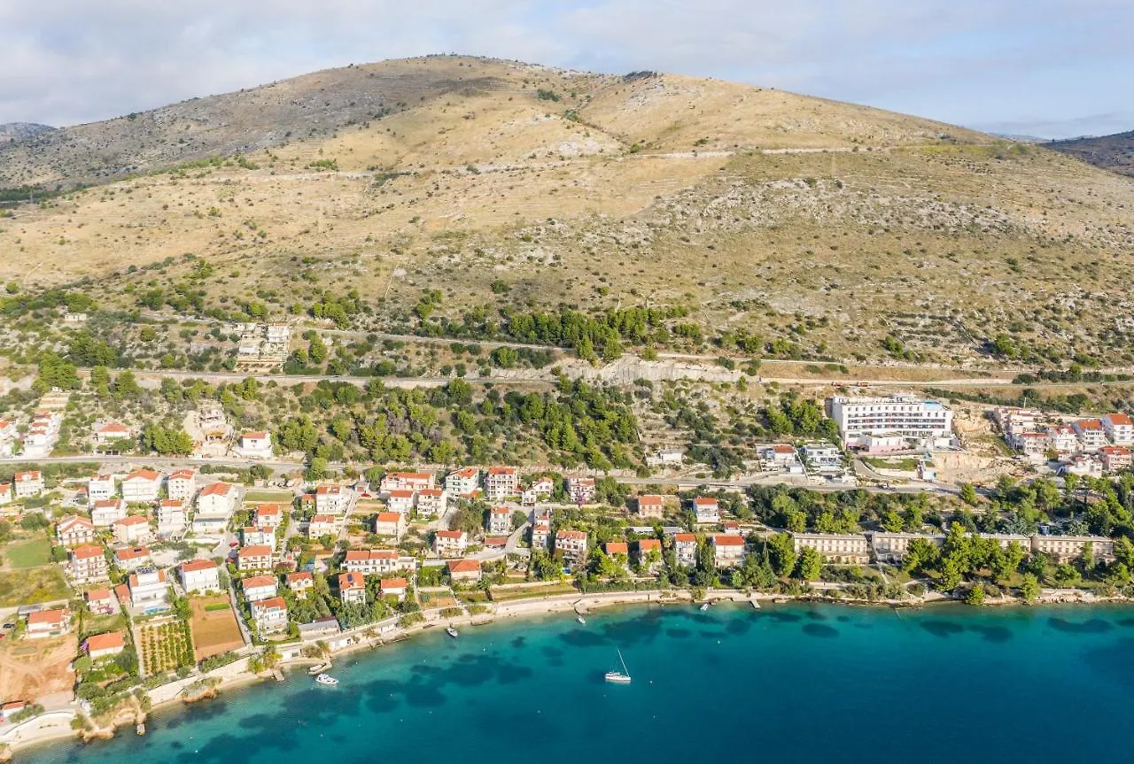 Apartments More Trogir 0*,
