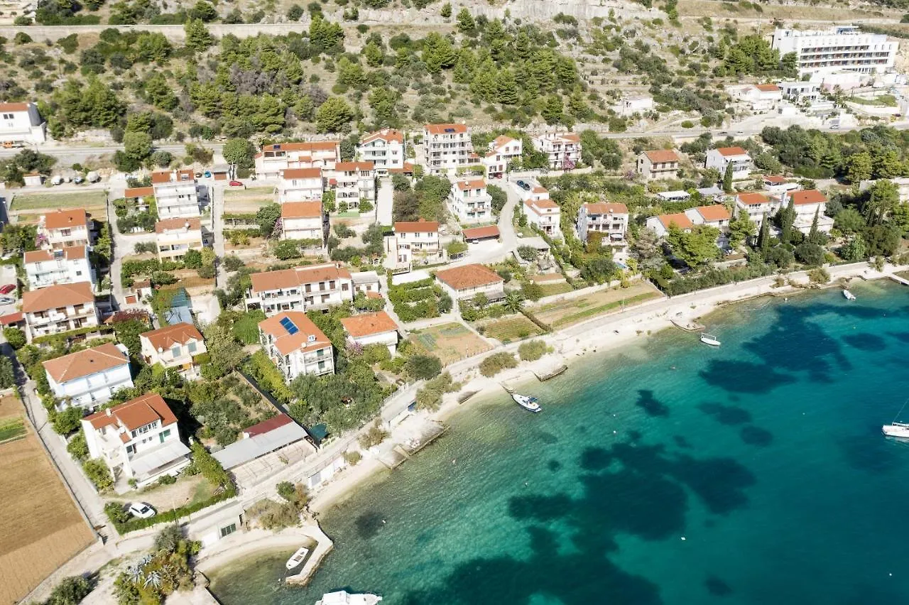 Apartments More Trogir 0*,  Kroatien